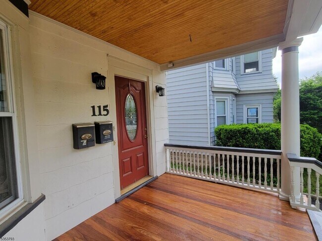 Building Photo - 115 Maolis Ave