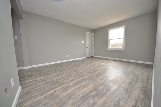 Building Photo - 300 Arlington Way