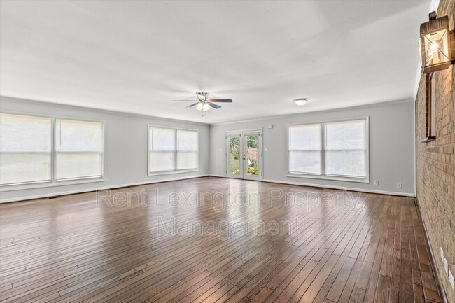 Building Photo - 831 Malabu Dr