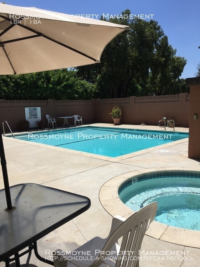 Building Photo - 1 Bedroom 1 Bath Condo in Gated Community