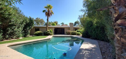 Building Photo - 8624 N Timberlane Dr