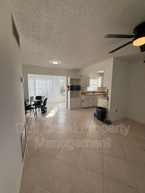 Foto del edificio - 7035 Cedarhurst Dr