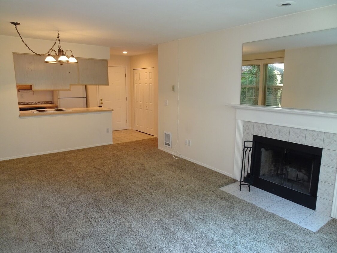 Primary Photo - Modern 2-Bedroom Condo in Bellevue’s Merce...