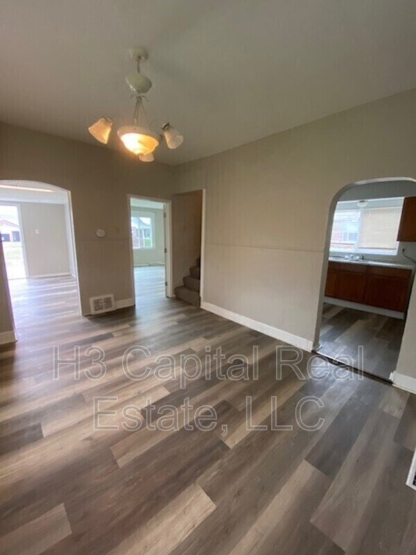 Foto del edificio - 1715 Edwardsville Rd