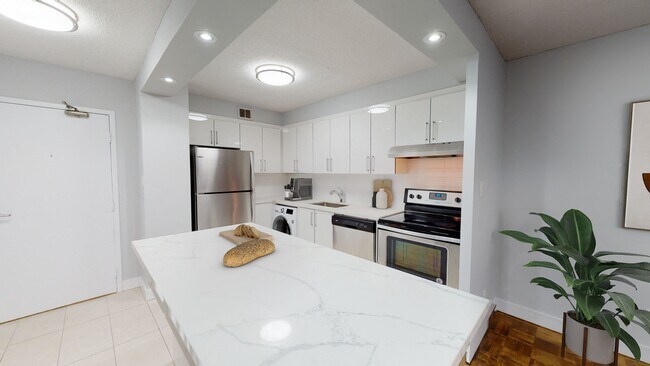 Building Photo - Bayview Village Place