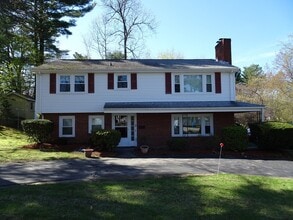 Building Photo - 2 Lantern Ln