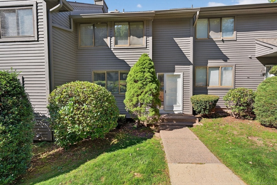 Photo - 128 Conestoga Way Unit 128