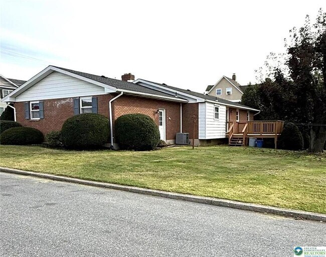 Building Photo - 559 Heckman Ave