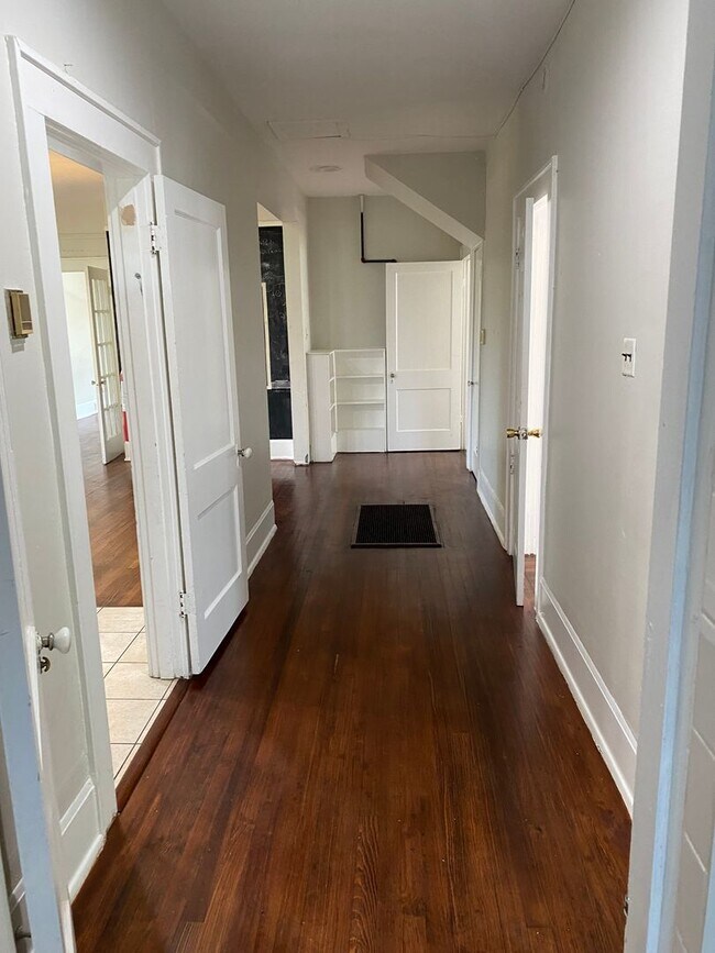 Building Photo - UT PRE-LEASE: 6 Bedroom Home w/ 2 Living A...