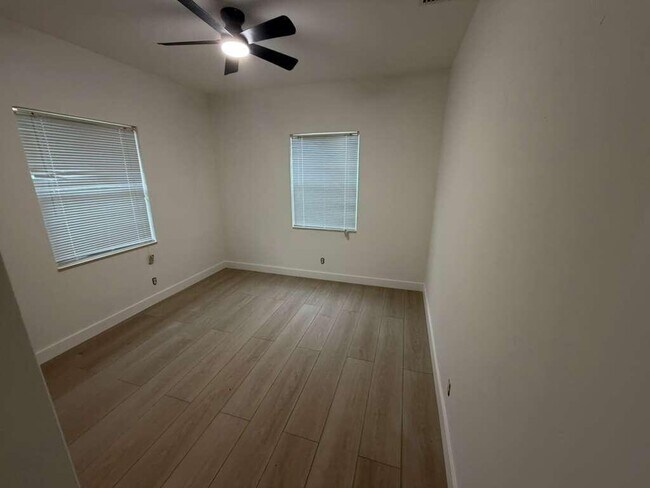 Foto del edificio - 135 SE 4th St