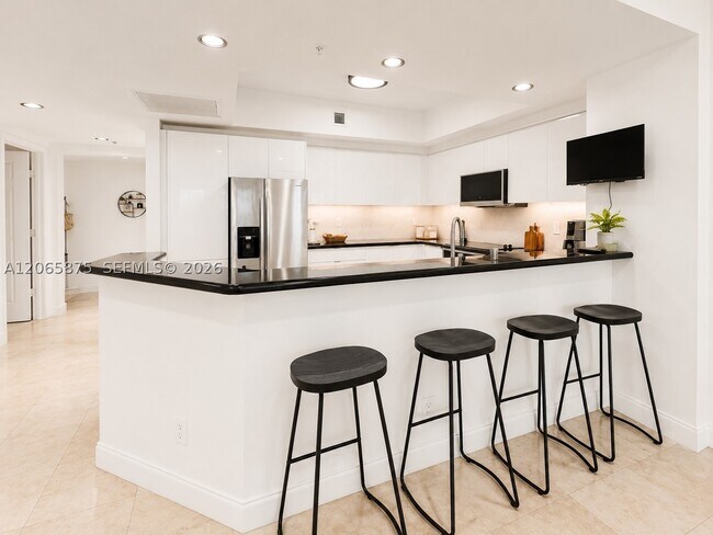 Foto del edificio - 14951 Royal Oaks Ln
