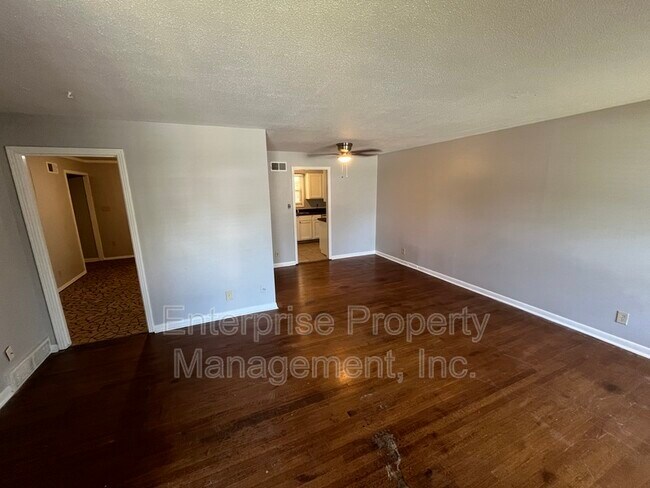 Foto del edificio - 4149 Yale Rd
