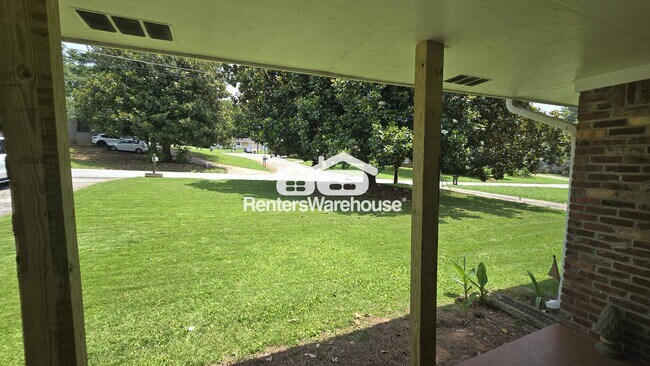Building Photo - 3961 Lindsey Dr