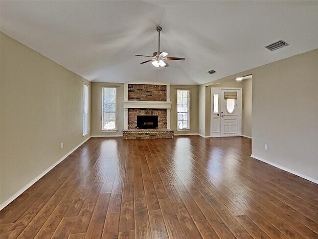 Foto del edificio - 6901 Wickliff Trail