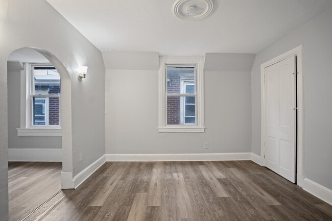 Building Photo - 235 Monmouth St