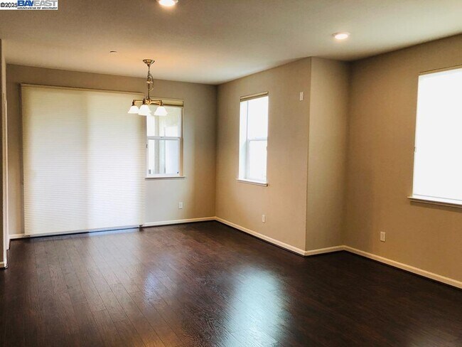 Foto del edificio - 4740 Norris Canyon Rd