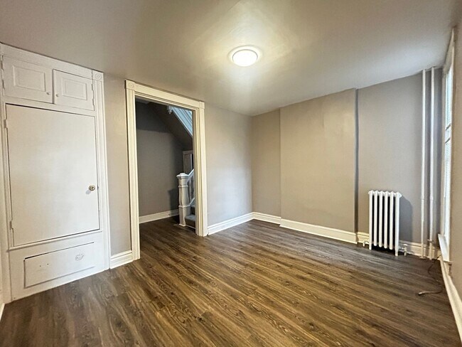 Building Photo - Charming Druid Hill Townhouse Available Now