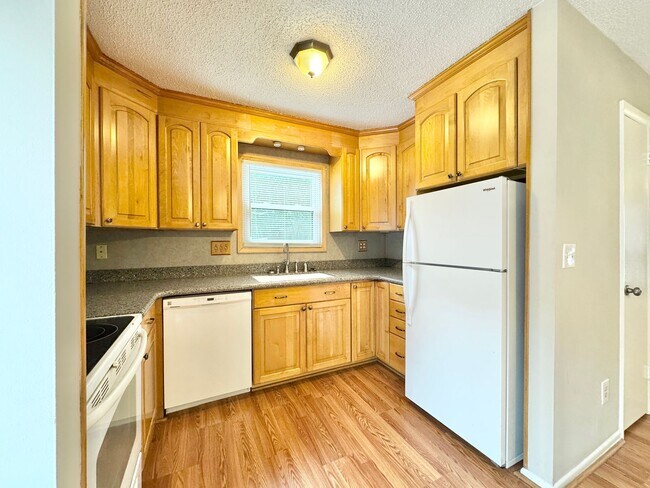 Foto del edificio - Holden Village Townhome Available - Newly ...