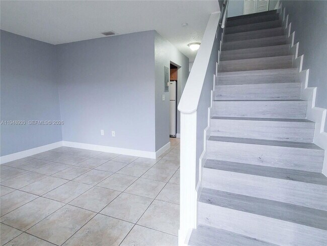 Building Photo - 1519 W 42nd Pl