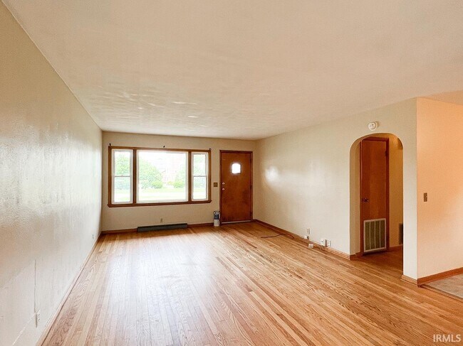 Foto del edificio - 4336 E 10th St