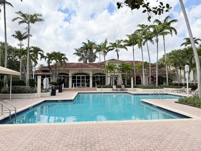 Foto del edificio - 13206 Glenmoor Dr