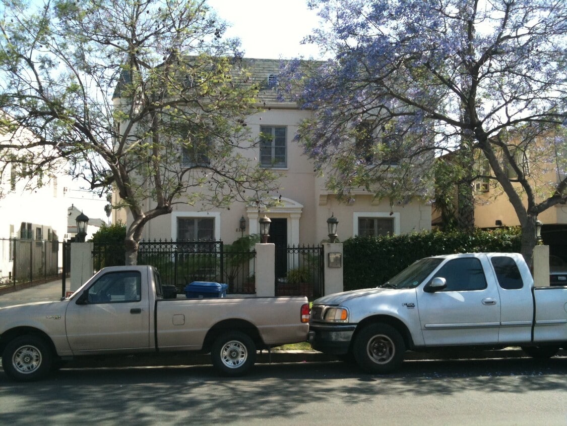 Foto principal - 8372 Blackburn Ave