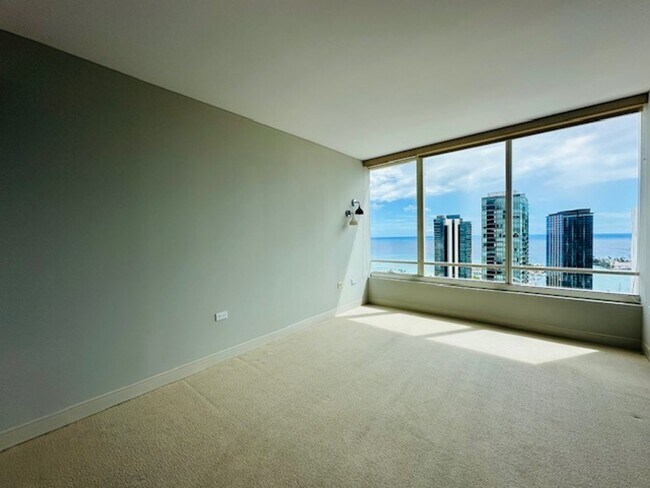 Foto del edificio - 1 Bedroom, 1 Bathroom, 1 Parking with Den ...