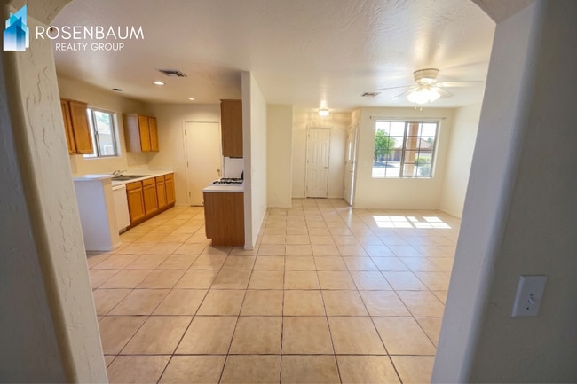 Building Photo - Charming 2-bedrooms, 2-baths duplex nestled in the heart of Prescott Valley!