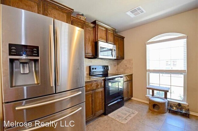 Foto del edificio - 3 br, 2 bath House - 2324 NW 199th Street