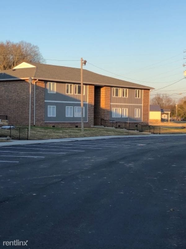 Building Photo - 2 br, 1 bath Apartment - 2330 Hamilton Ave