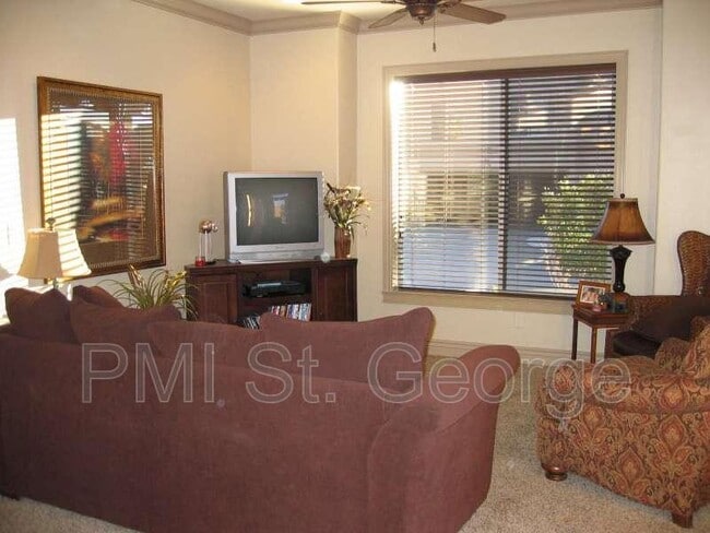 Foto del edificio - 90 N 6680 W