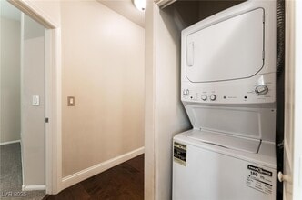 Building Photo - 8805 Jeffreys St