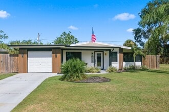 Building Photo - 2488 Del Rio Way