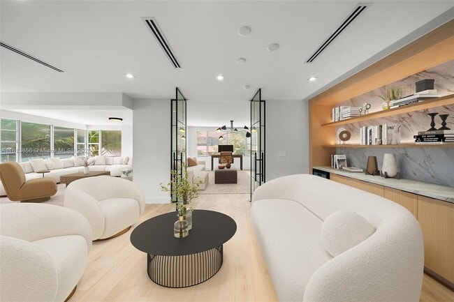 Building Photo - 5255 Collins Ave