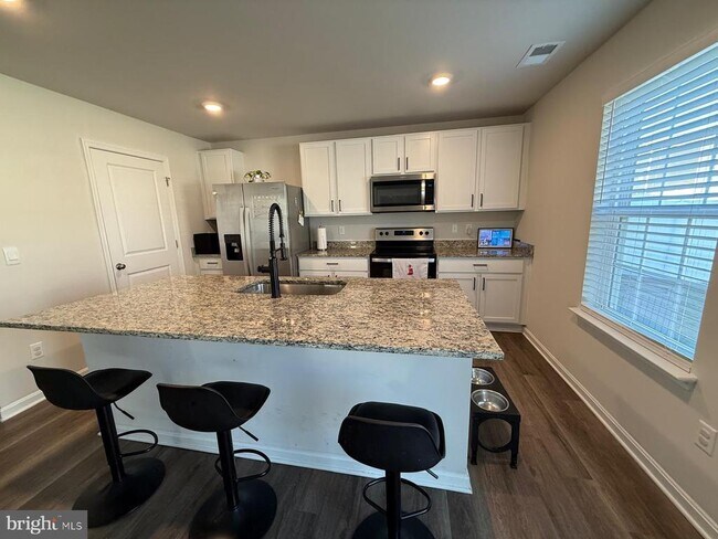 Foto del edificio - 367 Centergate Dr