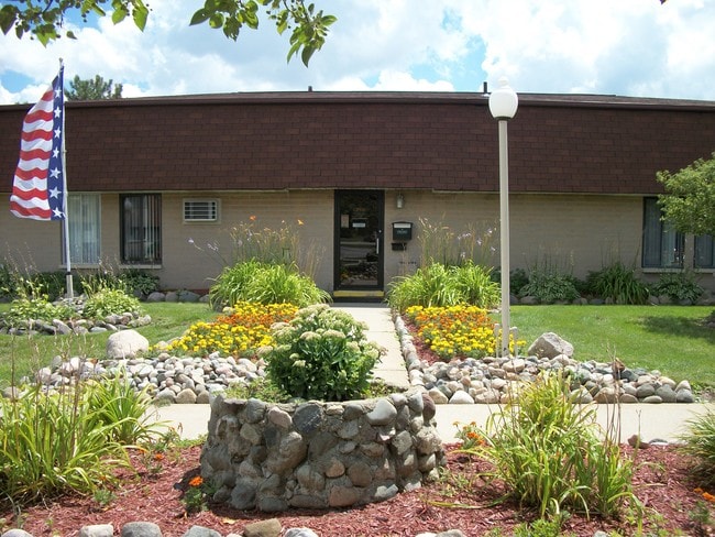 Building Photo - Park Place-Madison Heights