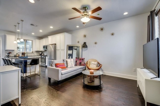 Building Photo - 7611 Wolverine St