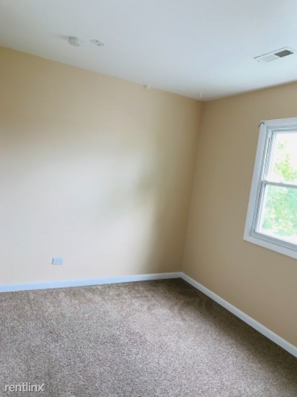 Building Photo - 3 br, 1 bath Condo - 20131 Ash Lane