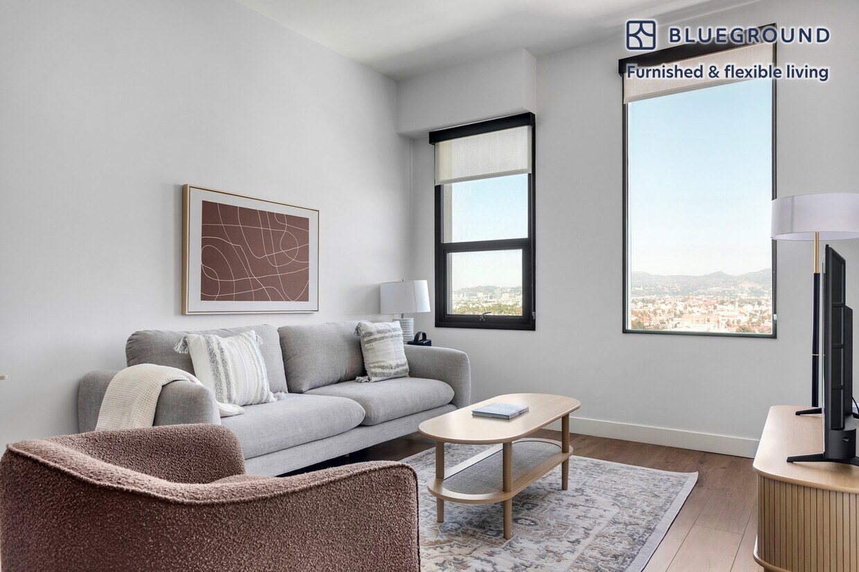 Foto principal - 3345 Wilshire Blvd