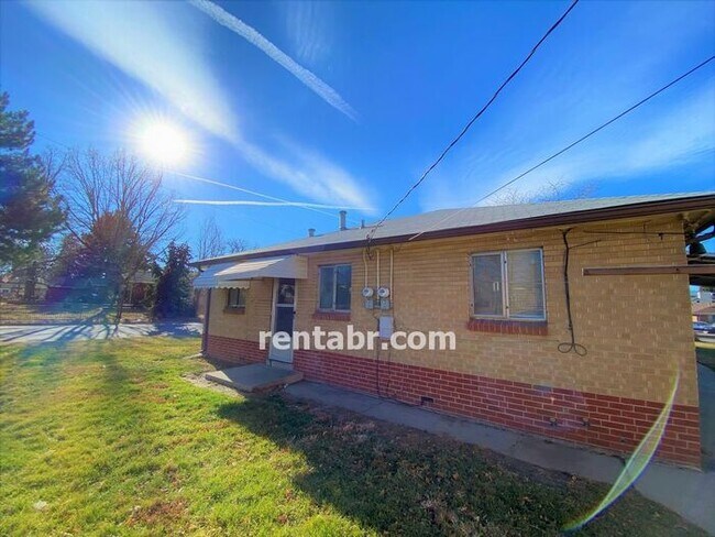 Foto del edificio - 3400 Sheridan Boulevard