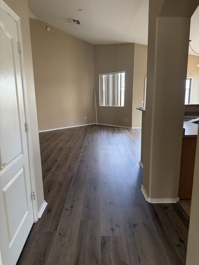 Foto del edificio - Large-4 bedrooms plus Den in Mesa