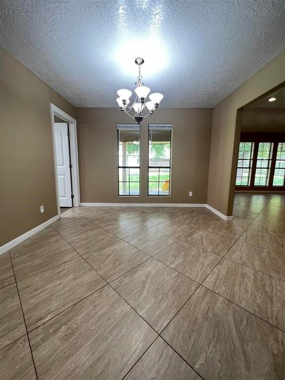 Foto del edificio - 12965 Larch Ln