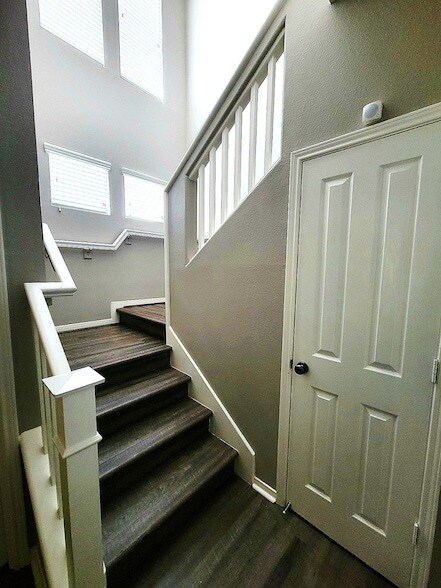 Foto del edificio - 77 Woodlily Pl