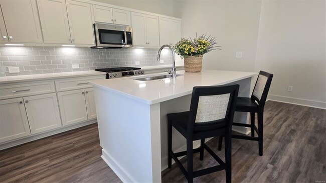 Foto del edificio - 4517 Broadwick St