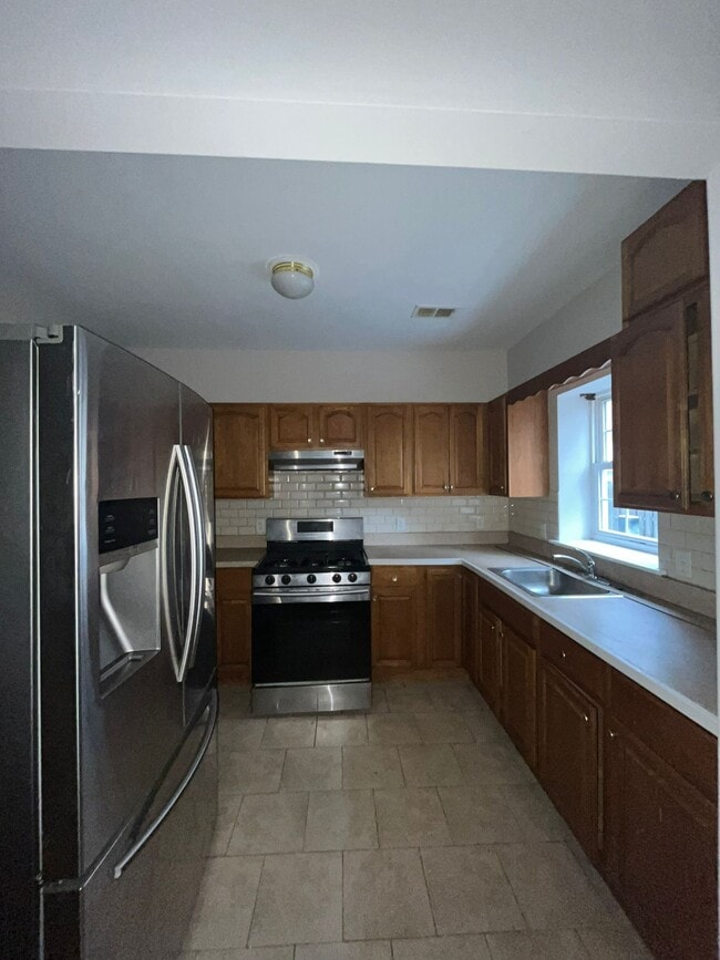 Building Photo - 488 Communipaw Ave