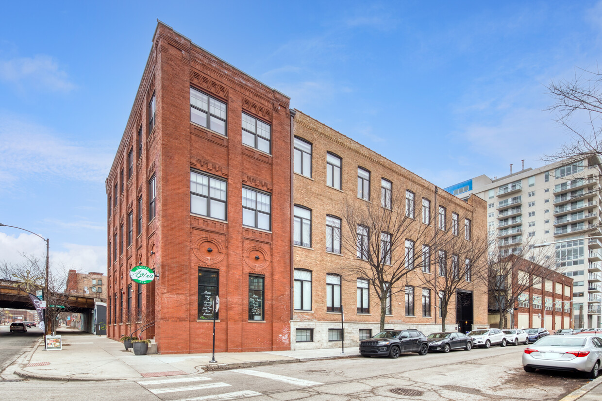 Foto principal - 731 N Sangamon St