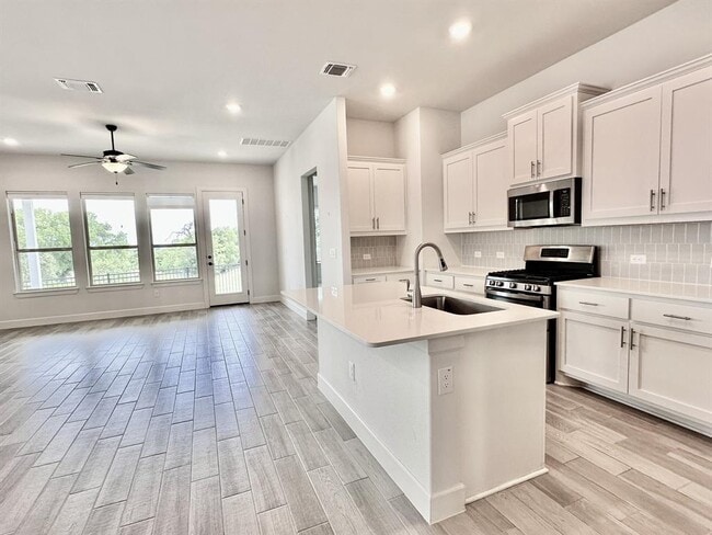 Building Photo - 12608 Stanford Dr