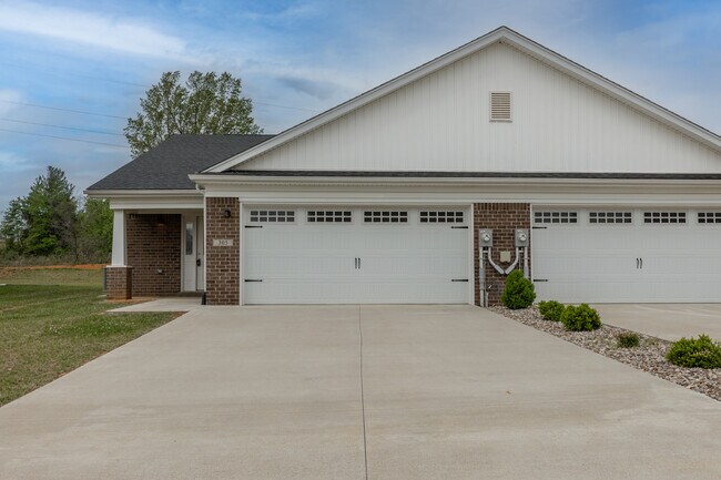 Building Photo - 305 Breckinridge Cir