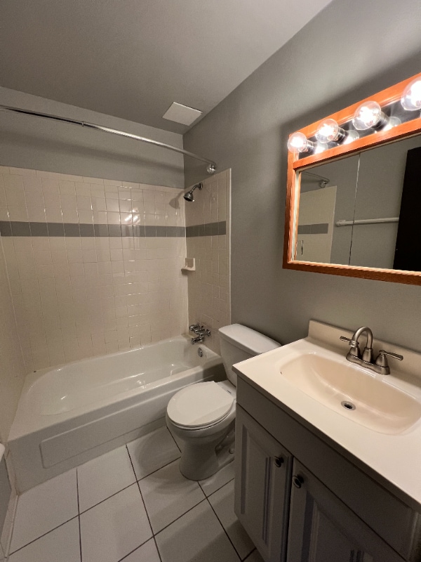 Foto del edificio - 2605 N Frederick Ave