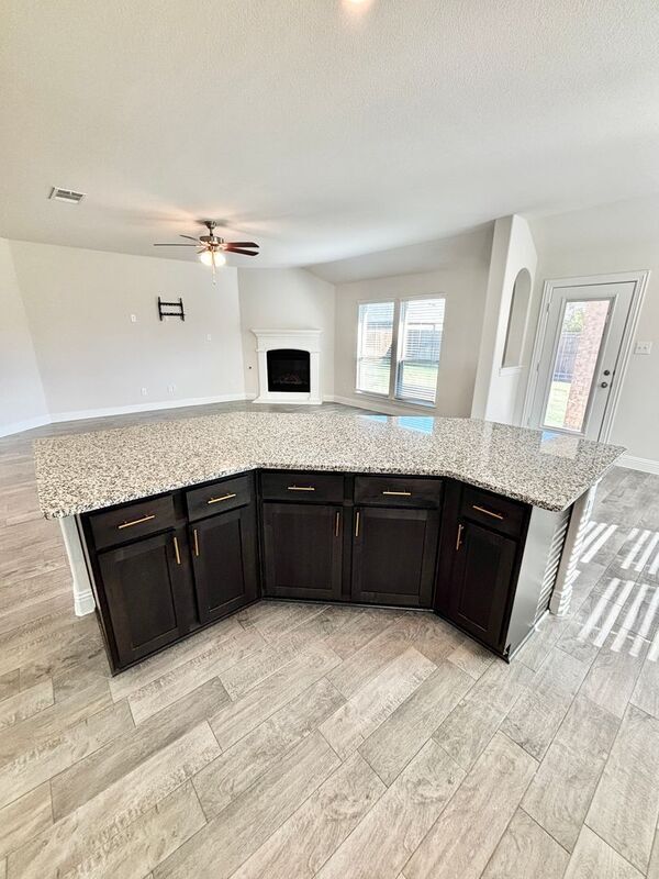 Foto del edificio - 11416 Culberson Dr